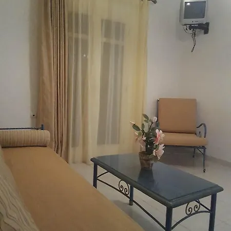 Apart-hotel Chrysopelia And Agios Prokopios (Naxos)