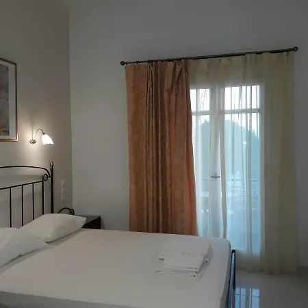 Chrysopelia And Apart-hotel Agios Prokopios (Naxos)